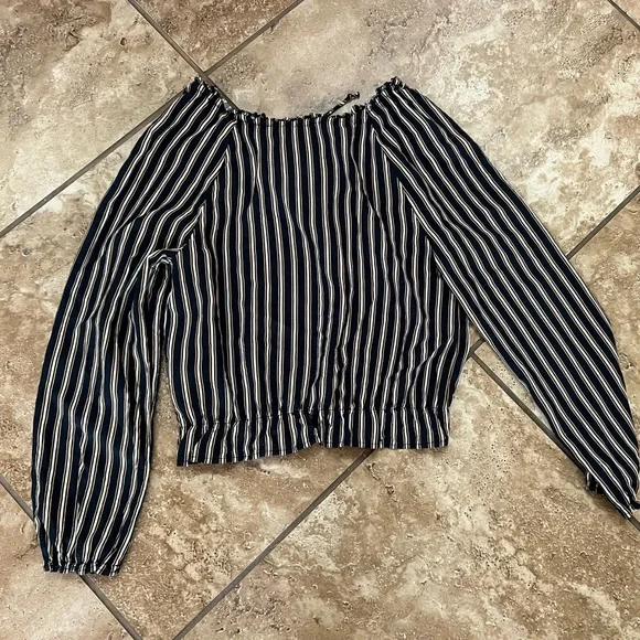 Hollister striped blouse top cropped - Picture 2 of 2
